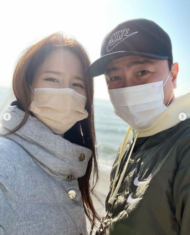 '안정환♥' 이혜원, 햇빛도 질투하는 잉꼬부부...달달하다[TEN★]