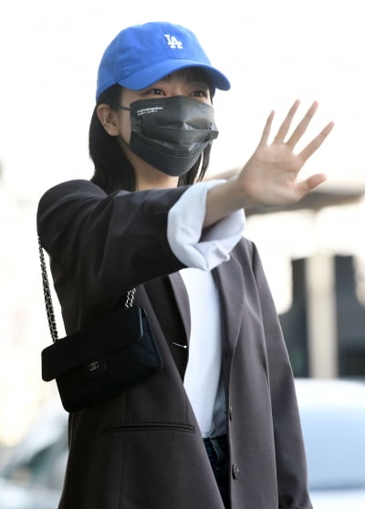 [TEN 포토] 고아성 '너무 얇은 손가락'