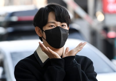 [TEN 포토] 임시완 '여심 훔친 꽃 한송이'