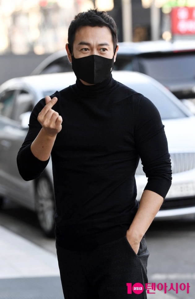 [TEN 포토] 박용우 '스윗한 하트'