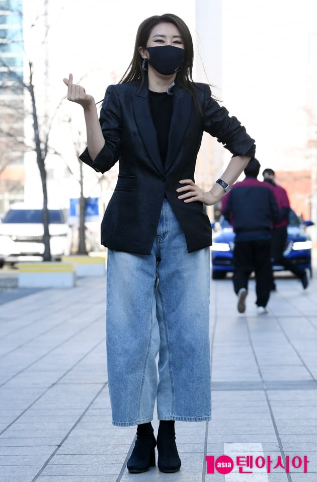 [TEN 포토] 김완선 '여유 넘치는 포즈'