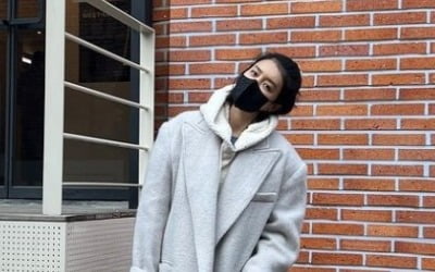 채정안, 데일리 룩에 빠질 수 없는 명품 C사 가방...꾸안꾸+세련美[TEN★]