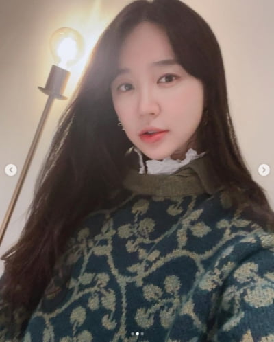윤은혜, 피부에 조명을 달았나...초동안 매력[TEN★]