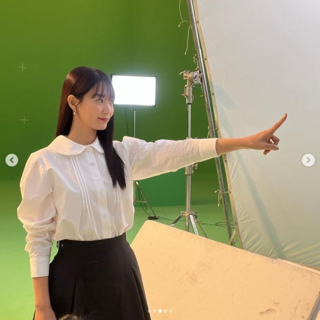 '김우빈♥' 신민아, 사랑스러운 줄 알았지만 또 봐도 사랑스러워…뒤돌아보니 '심쿵' [TEN★]