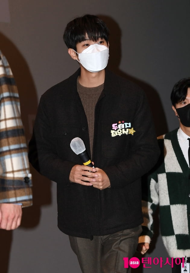 [TEN 포토] 최우식 '마스크 뚫고나올 잘생김'