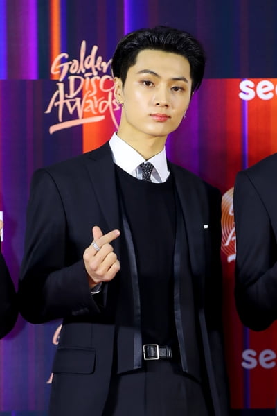 [TEN 포토] 엔하이픈 제이 '하트 뿌려요'