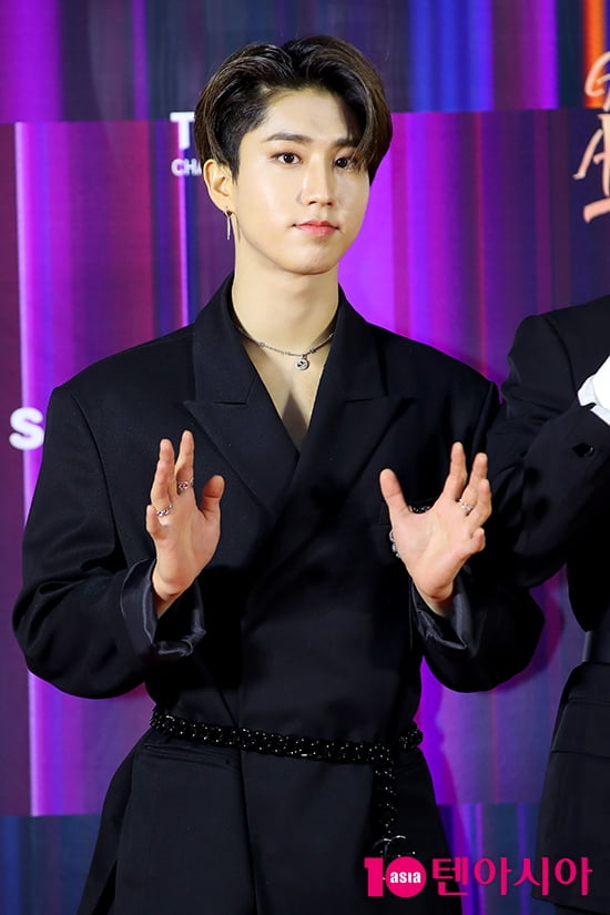 [TEN 포토] 스트레이키즈 한 '반가워요'