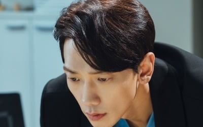 '심각한' 정지훈X김범→'얼어붙은' 손나은 ('고스트닥터')