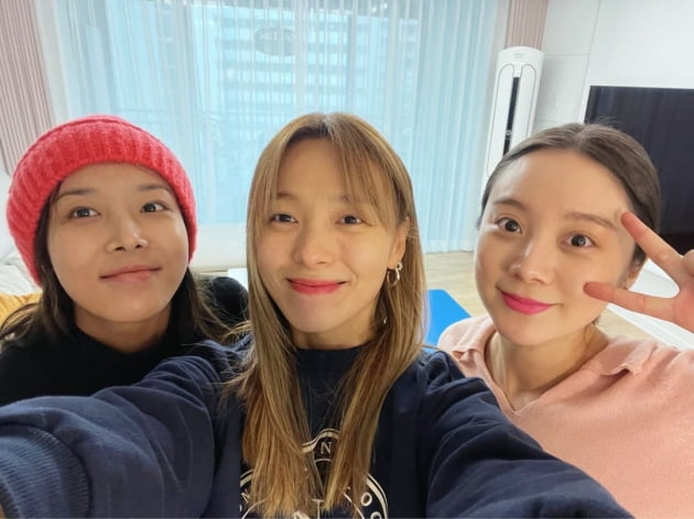 유빈·선예, '만삭' 혜림 위한 집밥+디저트 "숙소인 줄"…원더걸스 우정ing [TEN★]