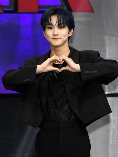 [TEN 포토] 엔하이픈 정원 '보조개 하트'