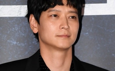 "비통한 마음"…'이한열 열사 역' 강동원, 故 배은심 여사 빈소 찾았다