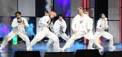 [TEN 포토] 엔하이픈 '일곱소년들의 멋진무대'