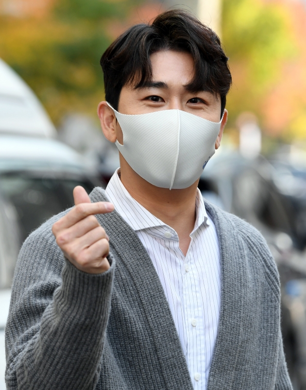 가수 영탁, 선한트롯 상금 기부...선한 영향력 ing