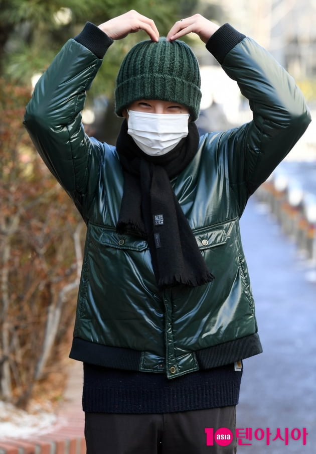[TEN 포토] 비오 '통큰 하트 드려요'