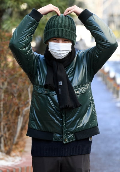 [TEN 포토] 비오 '통큰 하트 드려요'