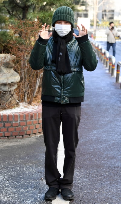 [TEN 포토] 비오 '패셔니스타의 화려한 출근길'