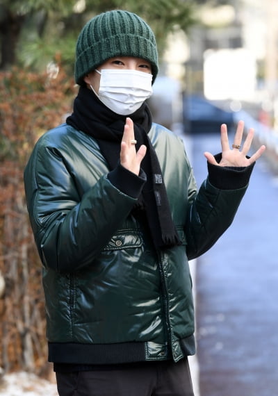 [TEN 포토] 비오 '미소년 같은 눈빛'
