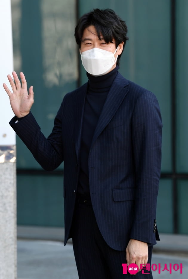 [TEN 포토] 진선규 '스윗한 인사'