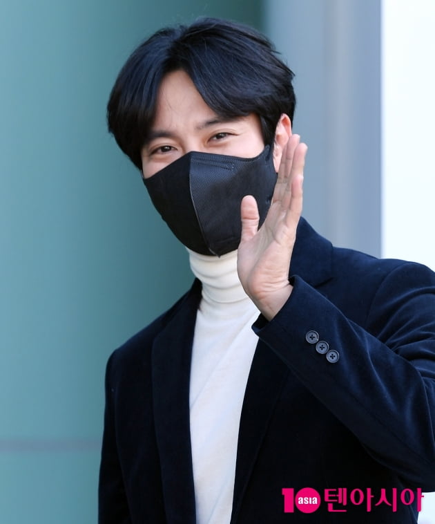 [TEN 포토] 김남길 '잘생김이 넘쳐흘러'