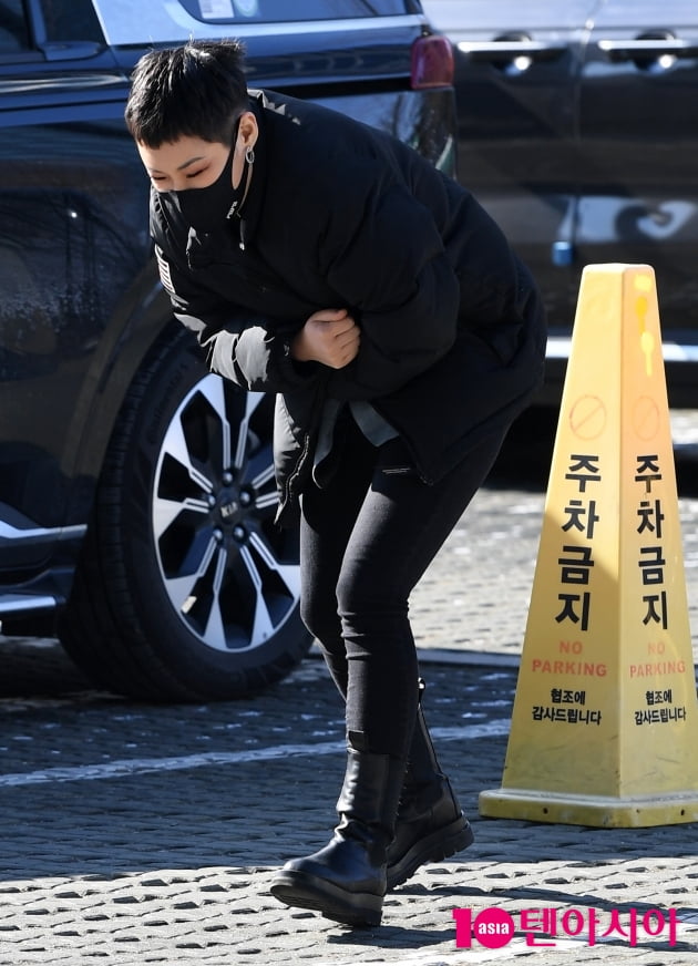[TEN 포토] 치타 '칼바람에 작아지는 키'