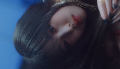 유주, 동양화 속 미인처럼…솔로 데뷔곡 '놀이' 기대감 증폭