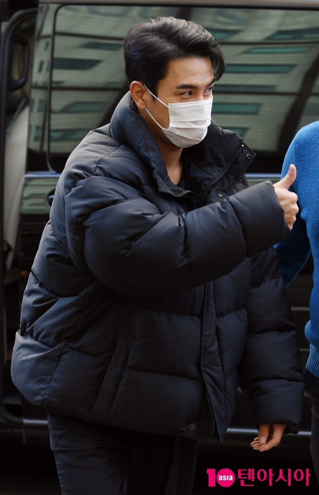 [TEN 포토] 장민호 '팬들에게 보내는 엄지척!'