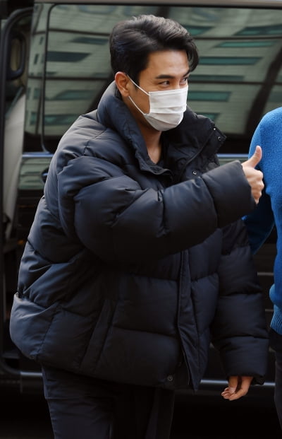 [TEN 포토] 장민호 '팬들에게 보내는 엄지척!'