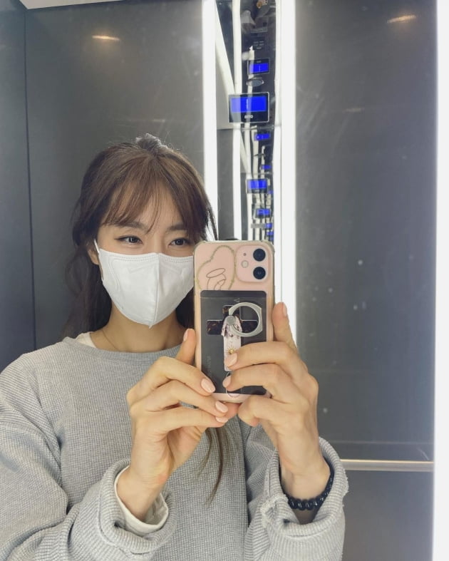 '차범근 며느리' 한채아, 여배우라도 일상복 입으니 수수하네 "일하러 가기 전" [TEN★]