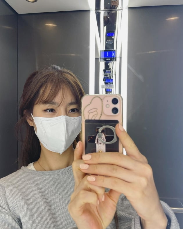 '차범근 며느리' 한채아, 여배우라도 일상복 입으니 수수하네 "일하러 가기 전" [TEN★]
