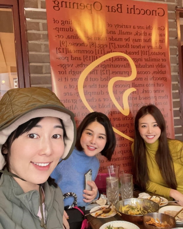 사유리X박은지X배지현, 애엄마 셋의 "런치타임"…잠시 육아 잊고 수다 삼매경 [TEN★]
