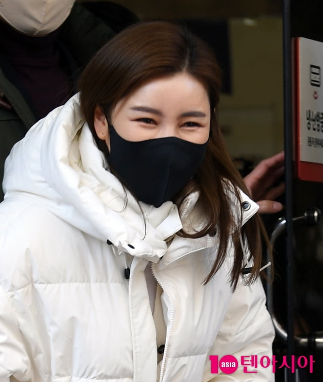 [TEN 포토] 송가인 '한파 날리는 애교 눈웃음'
