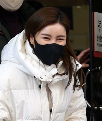 [TEN 포토] 송가인 '한파 날리는 애교 눈웃음'