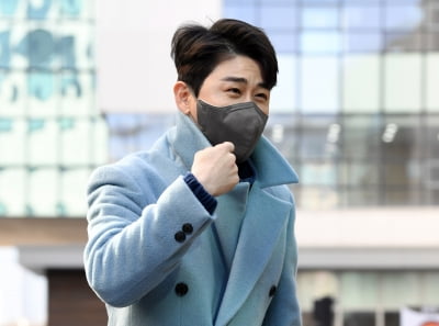 [TEN 포토] 영탁 '친절하게 식사하셨어요~'