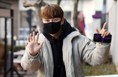 [TEN 포토] 박서진 '비타민 같은 인사'