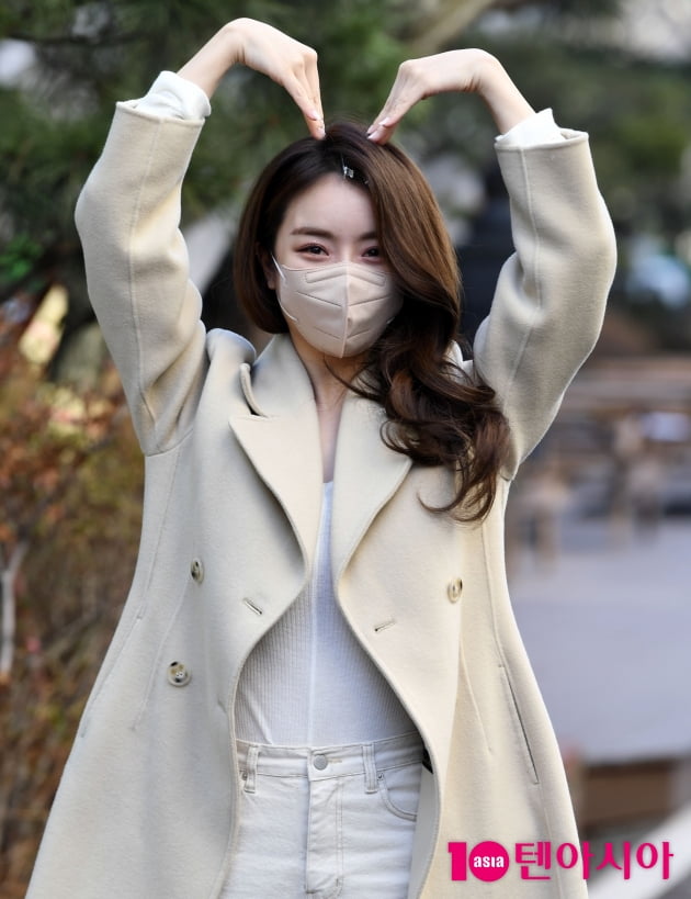 [TEN 포토] 설하윤 '사랑합니다 여러분'
