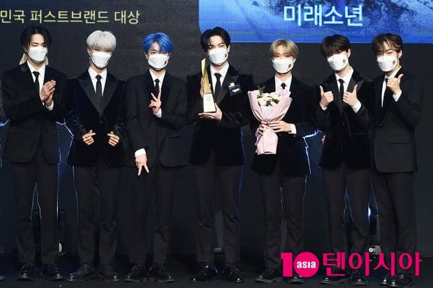 [TEN 포토] 미래소년 '신인상 수상했어요~'