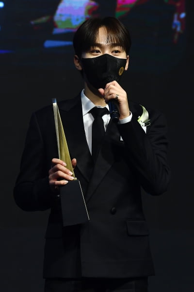 [TEN 포토] 세븐틴 승관 '예능돌 부문 수상'