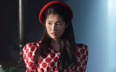 '설강화' 총 든 김혜윤, 독기 가득한 표정…지수에 총구 겨눌까