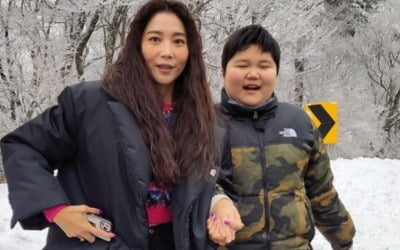 '싱글맘' 오윤아, "이제 여행 곧잘 하는 민이" 제주 여행서 밝은 아들 모습 '흐뭇' [TEN★]