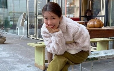 '오뚜기3세' 함연지, 핫플레이스 카페 갈 땐 금색 구두로 치장 "내 스타일" [TEN★]