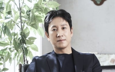 [TEN인터뷰] '킹메이커' 이선균 "대선? 득일까 실일까…'선거판'서 벌어지는 사람 이야기"