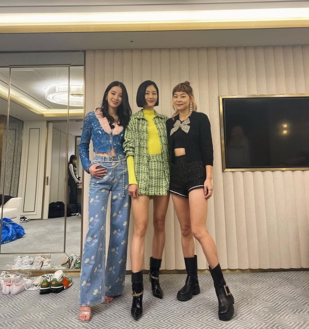 이현이X아이린X송해나, 한 프레임에 담긴 게 신기한 키+비율 "구척이들" [TEN★]