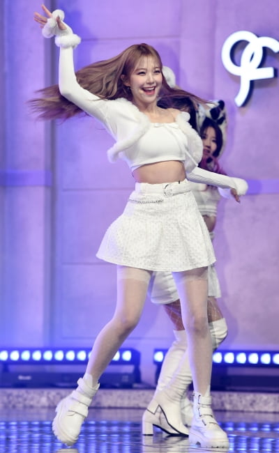 [TEN 포토] 프로미스나인 백지헌 '막내의 아름다운 미소'