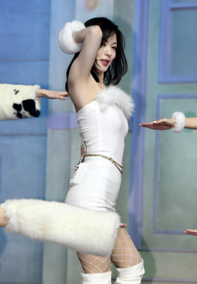 [TEN 포토] 프로미스나인 이채영 '몸매 드러낸 밀착원피스'