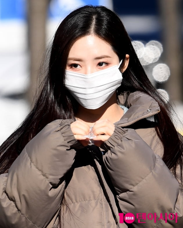 [TEN 포토] 프로미스나인 박지원 '똘망똘망한 눈망울'