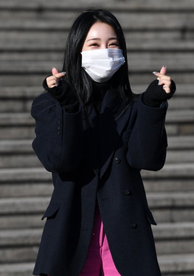 [TEN 포토] 홍지윤 '아름다운 하트'