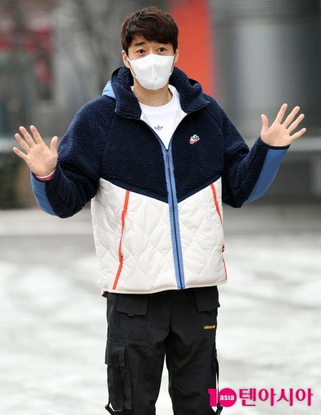 [TEN 포토] 서지석 '출근길 처음이라'