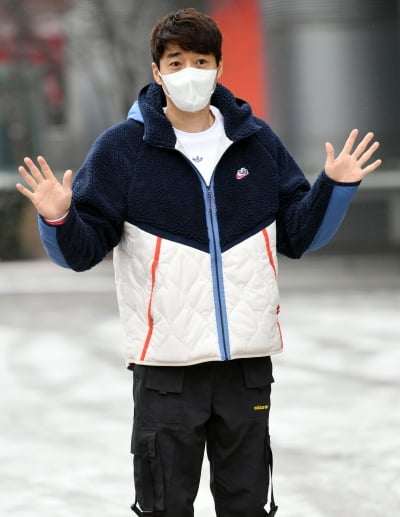 [TEN 포토] 서지석 '출근길 처음이라'