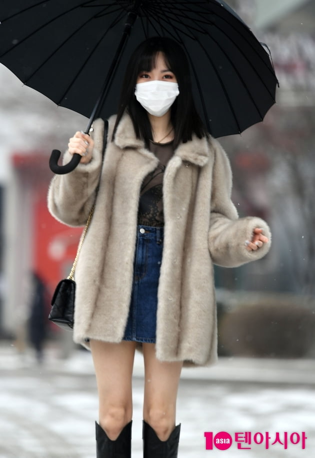 [TEN 포토] 유주 '점점 말라가는 각선미'