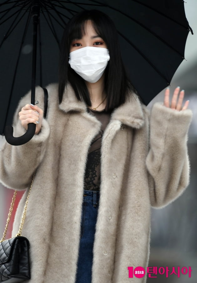 [TEN 포토] 유주 '새 음반 홍보 왔어요'